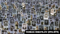 Ադրբեջանում Հիշատակի օր հռչակված սեպտեմբերի 27-ին ադրբեջանցի զինծառայողները զոհվածների լուսանկարները պարզած երթ են անցկացնում Բաքվում, 2021թ․