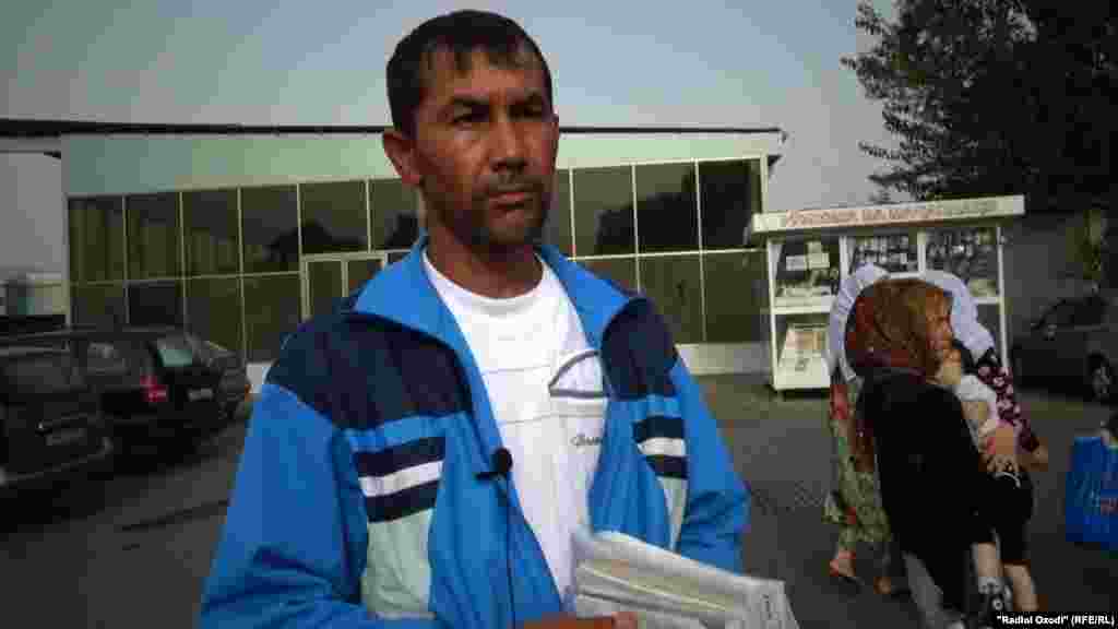 &laquo;Было около пяти часов вечера. Девочку похитили за пять-десять минут&hellip; Ее тело нашли в четыре часа утра&raquo;, - рассказал Таджикской редакции Азаттыка отец девочки Абдусалом Саидов.