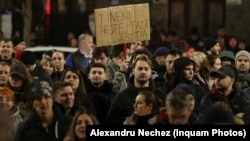 Protest spontan împotriva corupției la București, în seara zilei de 10 decembrie. 