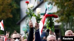 Mii de oameni au ieșit în stradă la Minsk, pentru a comemora moartea unuia dintre protestatari.