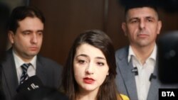 ПП-ДБ предлага санкциите по глобалния закон "Магнитски" да се прилагат и в България. От ляво надясно: Божидар Божанов, Лена Бориславова, Ивайло Мирчев