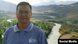 Азат Эркебаев.