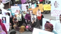 د بلوچستان لادرکه کسانو کورنيو په کراچۍ کې احتجاج کړی