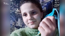 Школярка з Харківщини шиє і дарує маски
