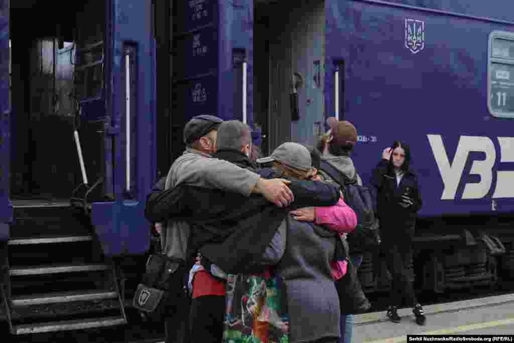 Несмотря на серьезные повреждения, вокзал был восстановлен спустя полгода, движение поездов возобновилось