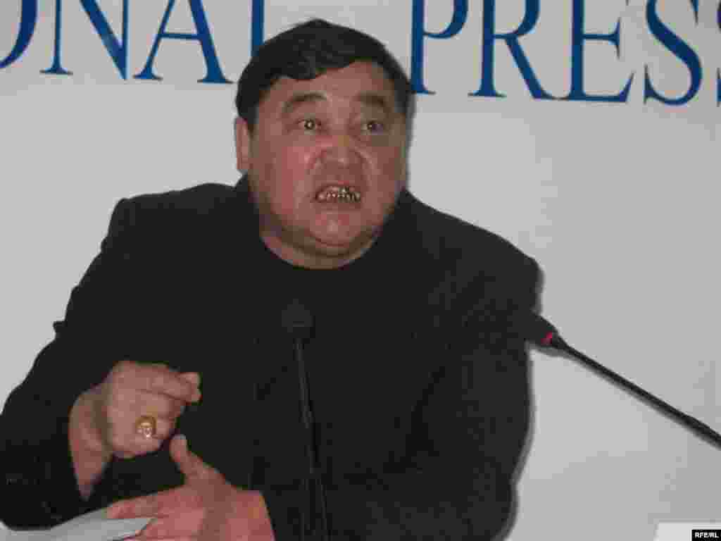 Рамазан Есиргепов - один из пионеров независимой журналистики Казахстана. Алматы, ноябрь 2008 года.  - Рамазан Есиргепов - один из пионеров независимой журналистики Казахстана. Алматы, ноябрь 2008 года. 