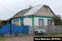 В будинку Миколи Макаровича вікна забиті фанерою