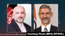 محمد حنیف اتمر (چپ) وزیر خارجه افغانستان و اس‌جی شنکر، وزیر خارجه هند