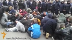 Pro-Russian Demonstrators Storm Kharkiv Administration