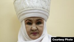 Жыргал Көбөгөнова.