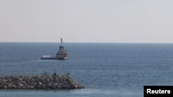 Inițiativa de lansare a unui coridor maritim ce ar asigura o nouă rută de livrare a ajutoarelor maritime în Fâșia Gaza este sprijinită de Comisia Europeană și țări precum Emiratele Arabe Unite sau Marea Britanie.