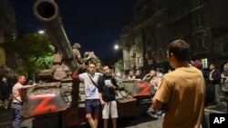 افراد مسلح گروه واگنر به روز شنبه بخش های از شهر روستوف و مراکز نظامی آن را به تصرف خود در آوردند