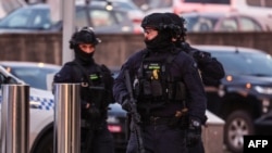  پولیس استرالیا در پی تیراندازی در ساحل بوندی در محل رویداد حضور یافتند.