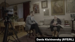 Витаутас Ландсбергис (справа) и Ленис Кишиневский (слева) во время записи интервью.